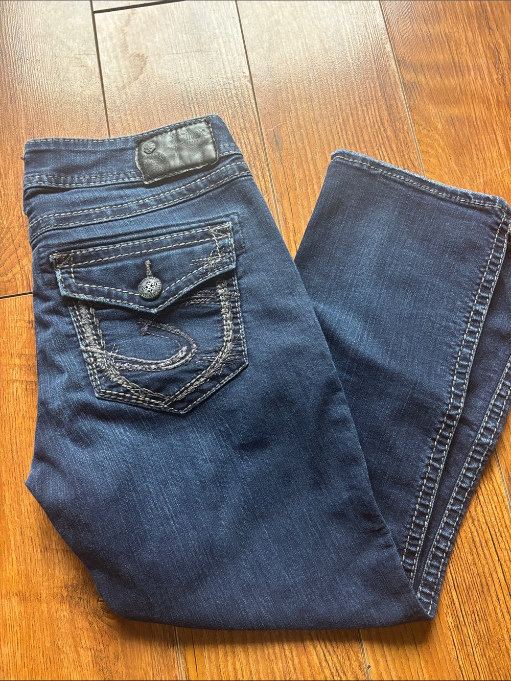 Silver Jeans Dark Blue Ankle Crop Denim with Contrast Stitching